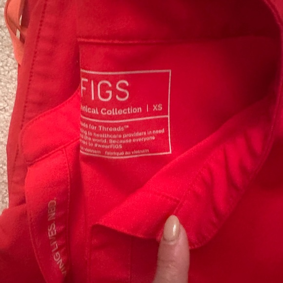 Figs Red Scrub Set - Picture 2 of 3